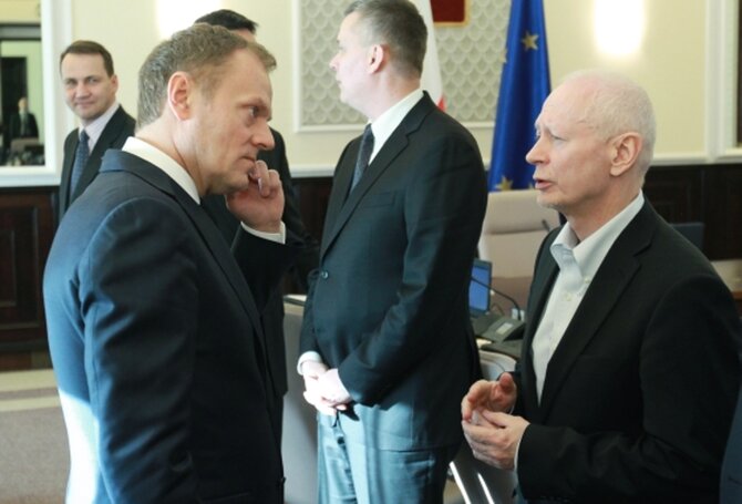 Donald Tusk i Micha� Boni (fot. PAP/Radek Pietruszka)
