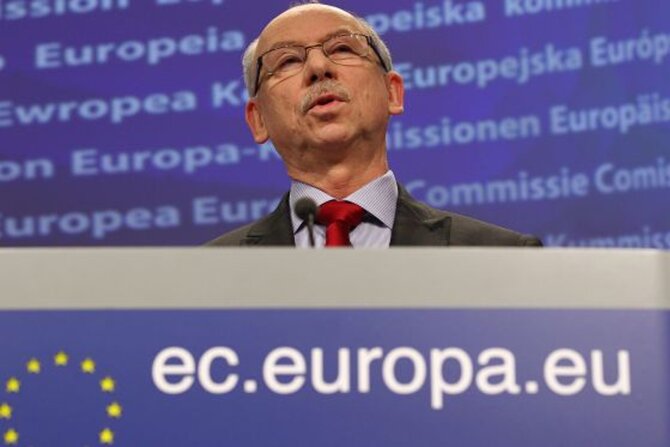 Komisja Europejska uspokaja w sprawie podpisania ACTA (fot. EPA/JULIEN WARNAND/PAP)