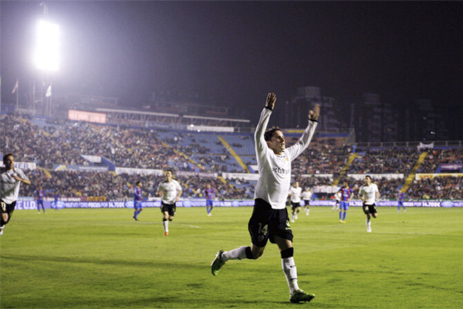 Valencia pokona�a Levante (fot. EPA/KAI FOERSTERLING/PAP)