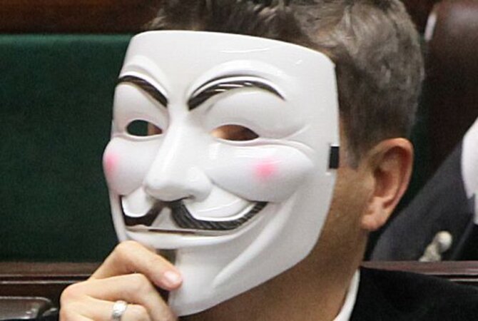 Janusz Palikot protestowa� w Sejmie przeciwko wprowadzeniu ACTA (fot. PAP/Pawe� Supernak)