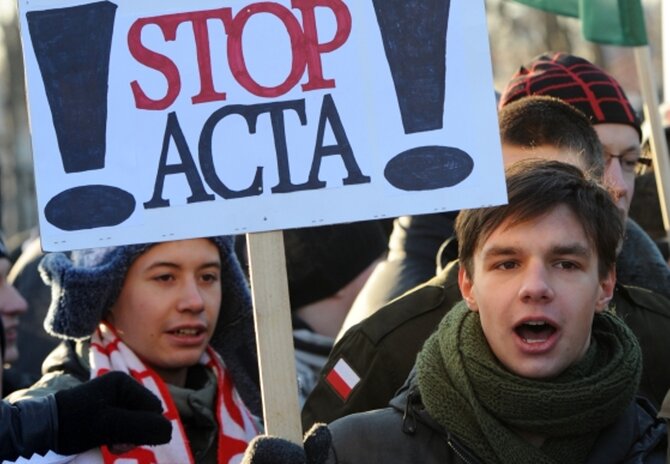 Minister Rostowski przyznaje, �e rz�d “nie zdawa� sobie sprawy“, �e umowa ACTA b�dzie tak wa�na dla m�odych ludzi (fot. PAP/Andrzej Hrechorowicz)