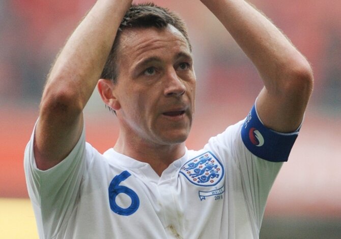 Zdaniem Capello John Terry powinien zachowa� opask� kapitana reprezentacji Anglii (fot. EPA/ROBIN PARKER/PAP)