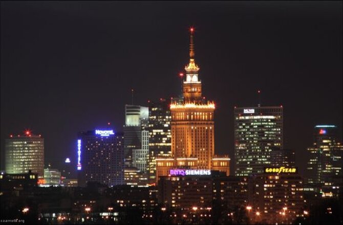 Warszawa na razie nie oszcz�dza, fot. scyscarper
