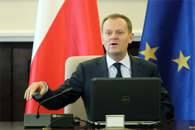 Rz�d zabra� jednym (podatki) i da� drugim (fot. PAP/Radek Pietruszka)