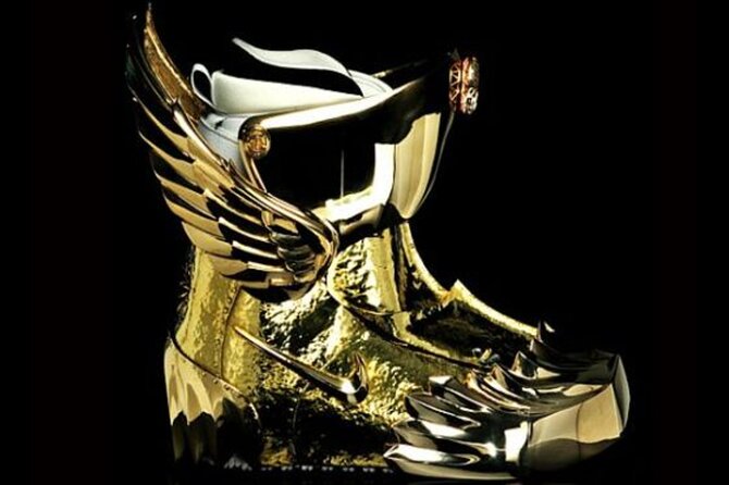 Z�ote buty Nike b�d� przyci�ga� uwage na stoku (fot. www.bornrich.com)
