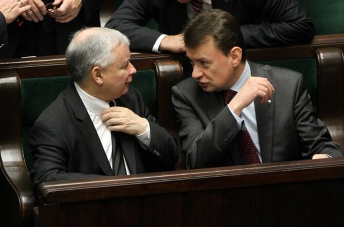 Czy Jaros�awowi Kaczy�skiemu uda�o si� przekona� pos�a Solidarnej Polski do powrotu w szeregi PiS? (fot. PAP/Bart�omiej Zborowski)