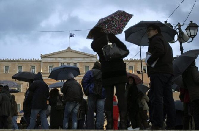Grecy stracili wiar� w skuteczno�� protest�w? (fot. EPA/SIMELA PANTZARTZI/PAP)