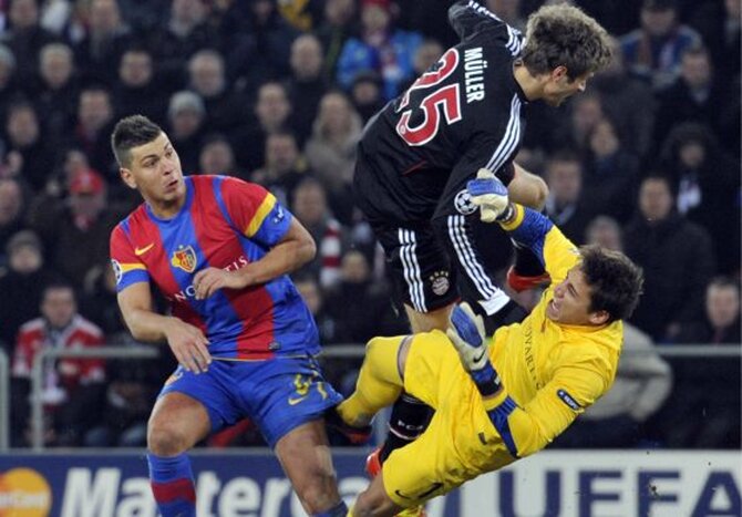 FC Basel jest o krok od sprawienia kolejnej niespodzianki w tegorocznych rozgrywkach Ligi Mistrz�w (fot. EPA/GEORGIOS KEFALAS/PAP)