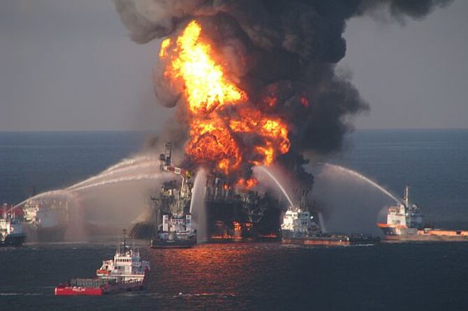 Po�ar platformy Deepwater Horizon, fot. Wikipedia