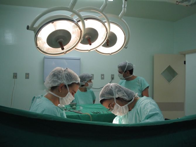 W poniedziaĹek 7 stycznia w WojewĂłdzkim Szpitalu Specjalistycznym we WrocĹawiu robot przeszczepi nastolatkowi nerkÄ pochodzÄcÄ od Ĺźywego dawcy (fot. sxc.hu)