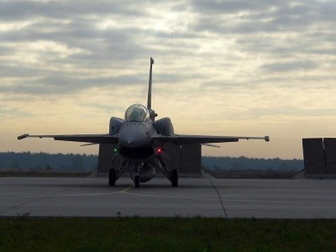 Amerykanie nie dotrzymali warunkĂłw offsetu w zwiÄzku z zakupem przez PolskÄ myĹliwcĂłw F-16 (fot. sp.mil.pl)