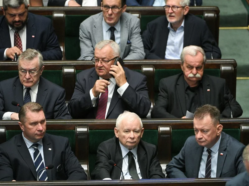 Nerwowe rozmowy w PiS przed 23 lipca. „Prezes się wystraszył”