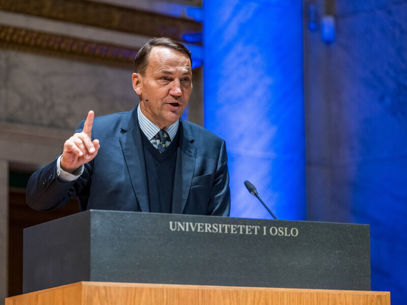 Sikorski zabrał głos ws. Trumpa. Jedno zdanie wywołało śmiech na sali