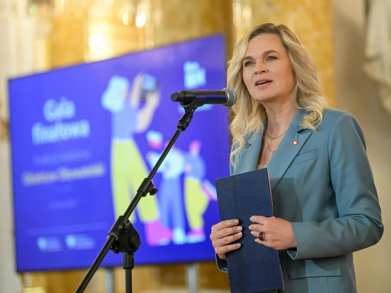 Wakacje zostaną przesunięte? Wśród nauczycieli wrze, MEN reaguje