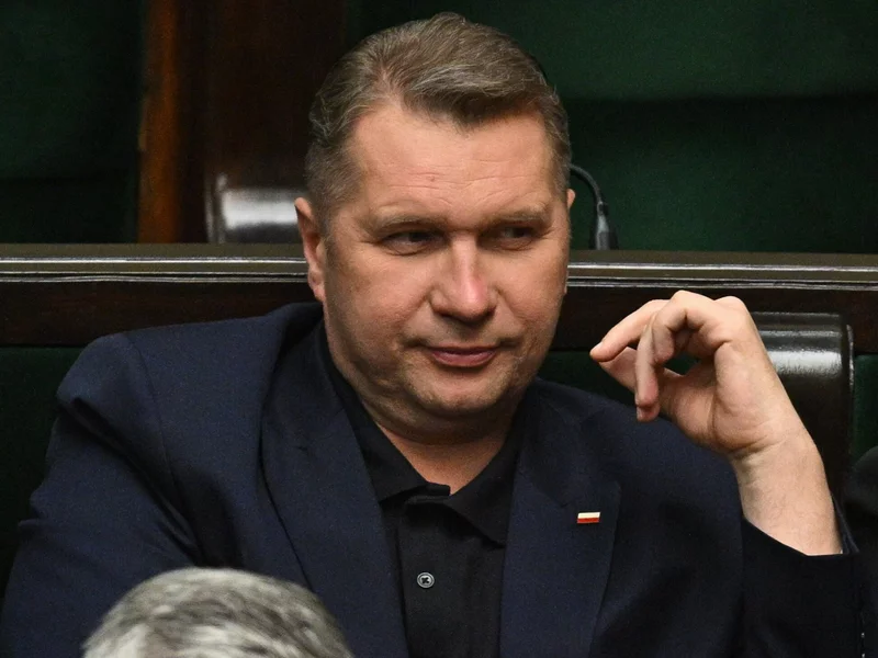 Zderzenie dwóch pojazdów. W jednym z nich znajdował się poseł PiS