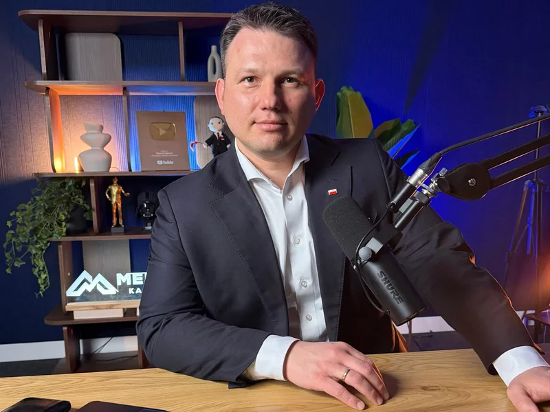 Był czarnym koniem ostatnich wyborów prezydenckich. Tak po pół roku zagłosowaliby jego wyborcy