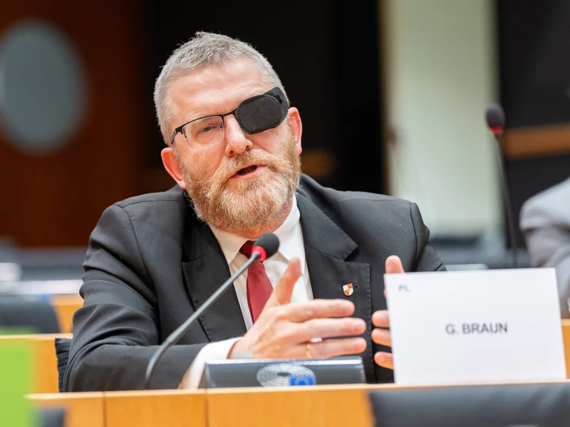 Został zauważony obok Brauna, w środowisku zawrzało. „Skandal i wstyd dla całej branży”