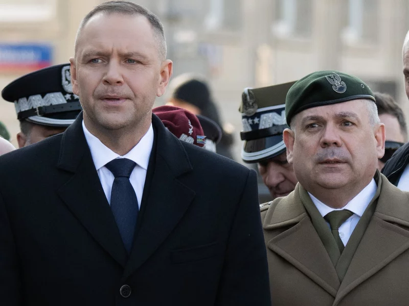 Generał o „przycisku atomowym” Nawrockiego. Będzie spór o dowodzenie wojskiem?