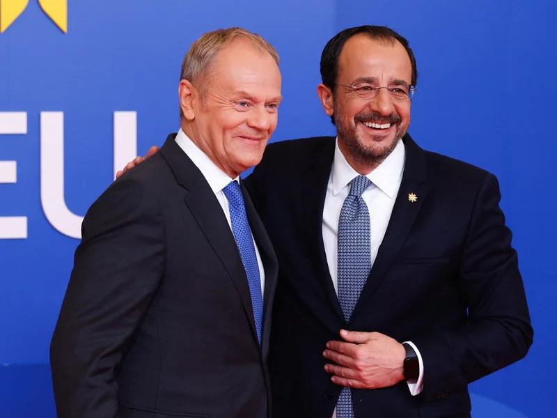 Tusk puścił oko do dziennikarzy. Nagranie hitem nie tylko na Słowacji