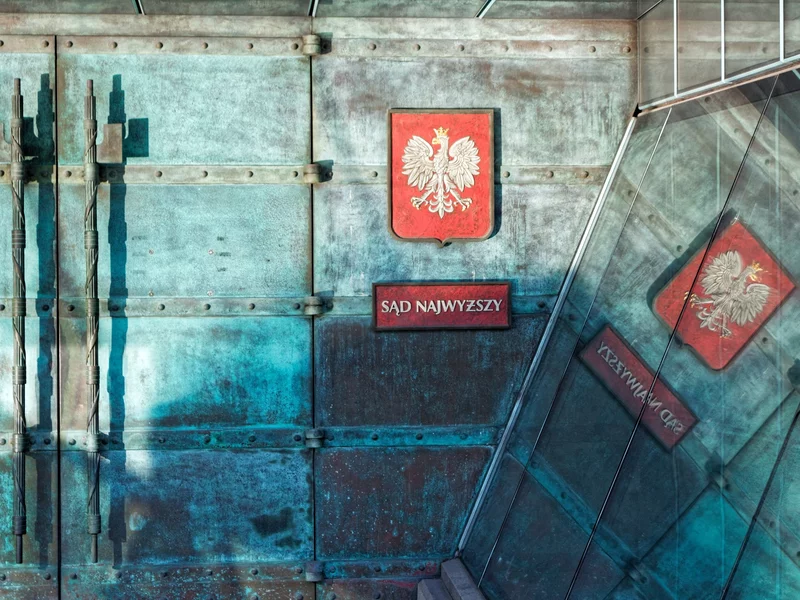Krzyki i transparenty w Sądzie Najwyższym. Musiała interweniować policja