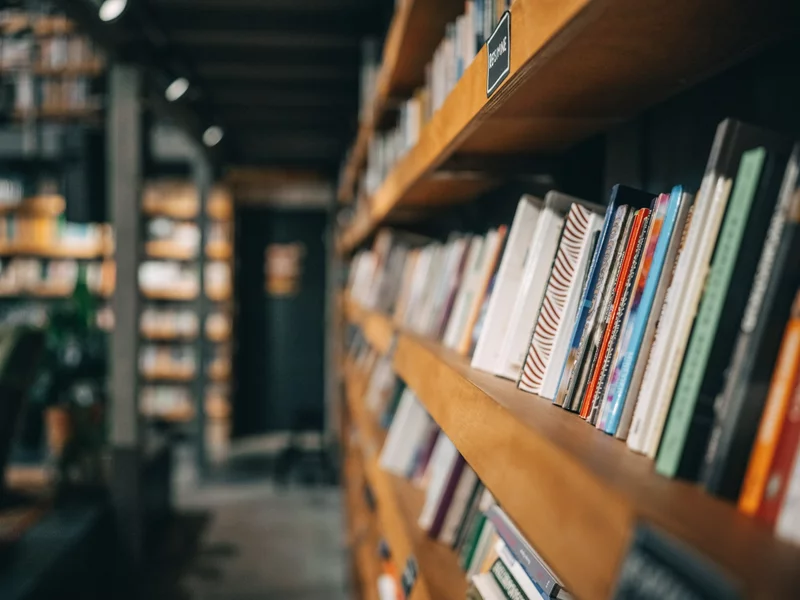 Najnowsze dane o czytelnictwie w Polsce. Na szczycie wciąż ten sam autor