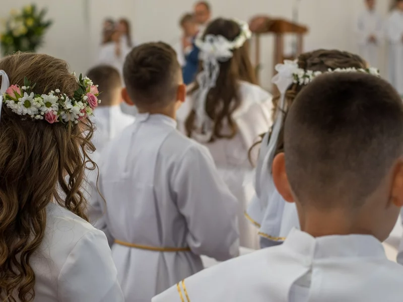 Komunie coraz bliżej, rodzice zaciskają pasa. „To za dużo”