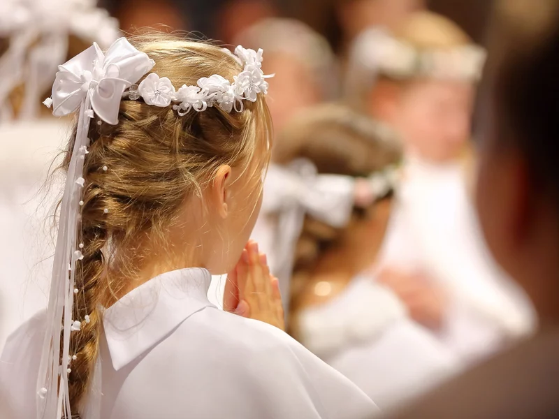 Modowe błędy na komunii. Polacy wciąż je popełniają