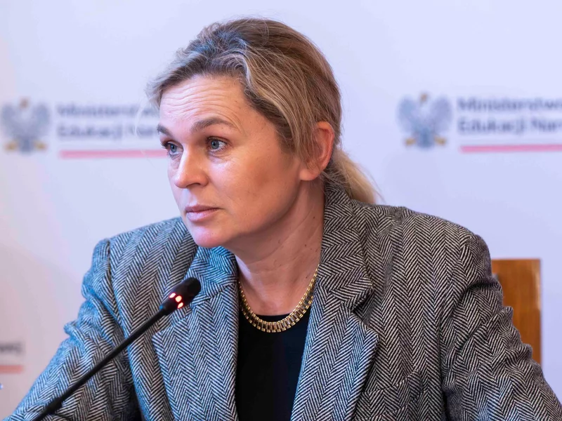 Mocne słowa szefowej MEN. „Chcą wręcz zagładzać szkoły”