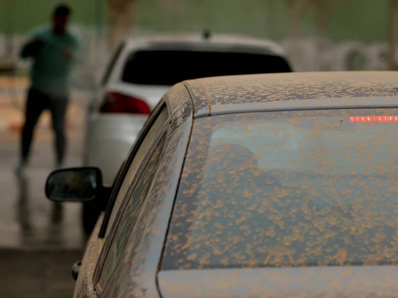 Zabezpiecz auto i pranie. Polskę zaleje brudny deszcz