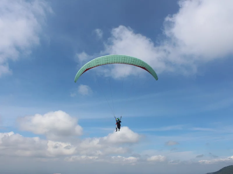 Wstrząsający wypadek paralotniarza. Na miejscu lądował śmigłowiec LPR
