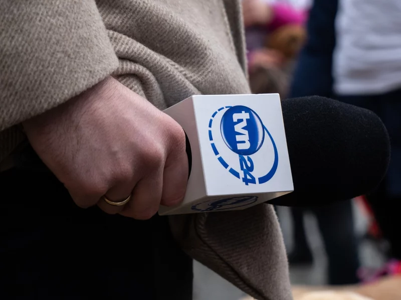Dziennikarz TVN usłyszał 5 zarzutów. Teraz komentuje swoją sprawę