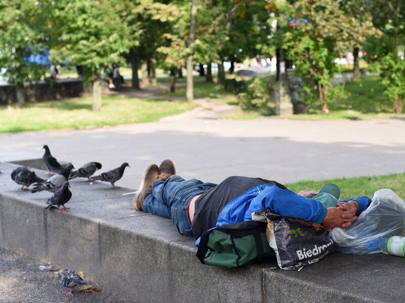 Warszawa ma problem z bezdomnymi. Mieszkańcy mówią dość