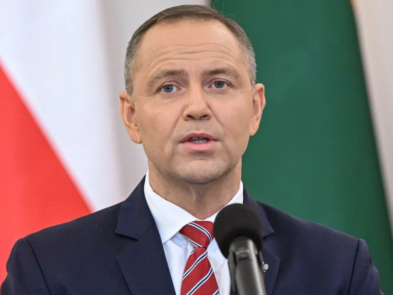 W PiS krąży zaskakujący scenariusz. W grze są ludzie Nawrockiego
