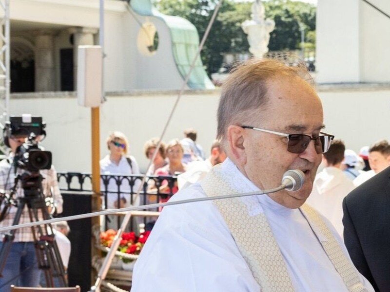 Interesom o. Rydzyka nie zaszkodziła zmiana władzy. Sprawozdanie finansowe zadziwia