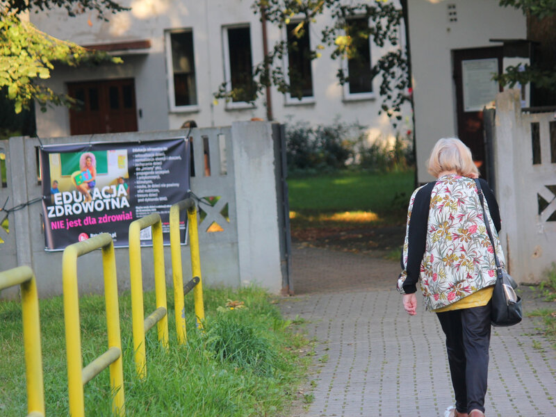 Ważą się losy nowego przedmiotu w polskich szkołach. MEN „paraliżuje” plany nauczycieli