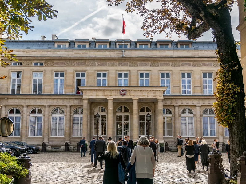 Zatrzymanie polskiego ambasadora. Rościszewski chce współpracować z prokuraturą