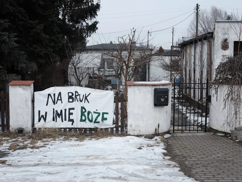 Kościół sprzedał osiedle z mieszkańcami. Miasto rozkłada ręce: „Możliwości są ograniczone”