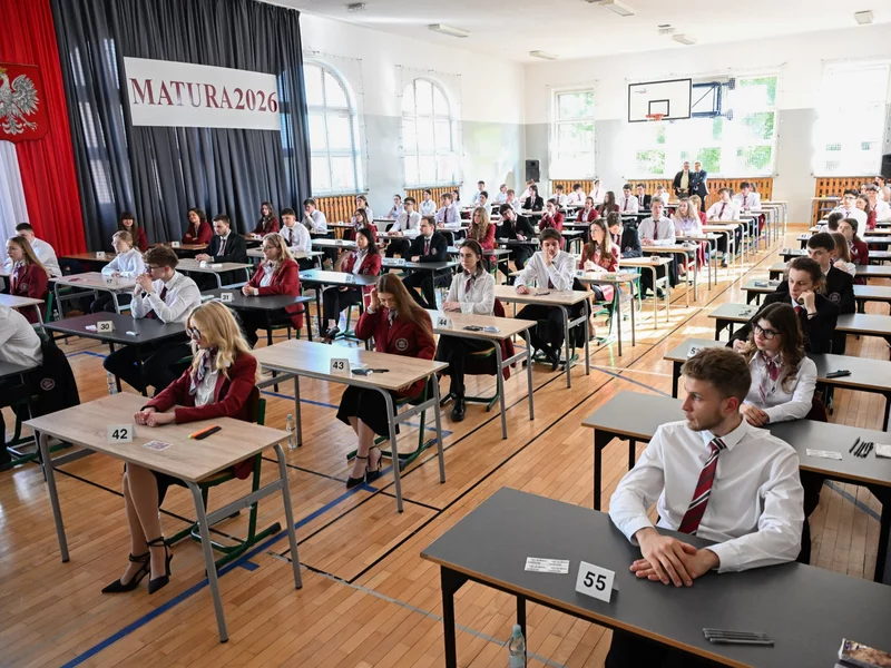 NA ŻYWO: Trzeci dzień matur. Uczniowie zmierzą się z językiem obcym