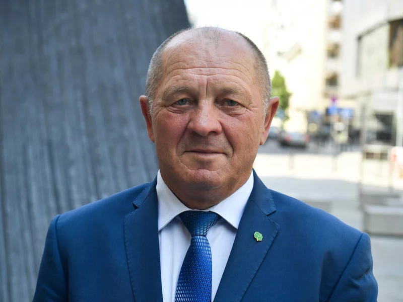 Sawicki o Czarnku: Udawane prostactwo, używa języka jak spod budki z piwem