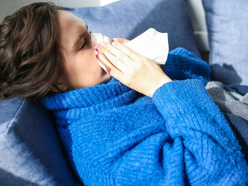 Podstępny wariant wirusa grypy rozprzestrzenia się po Polsce. Objawy mogą zmylić