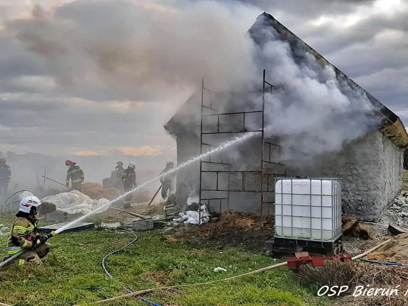 Pożar zabrał mu dom. Policjanci ruszyli z pomocą koledze