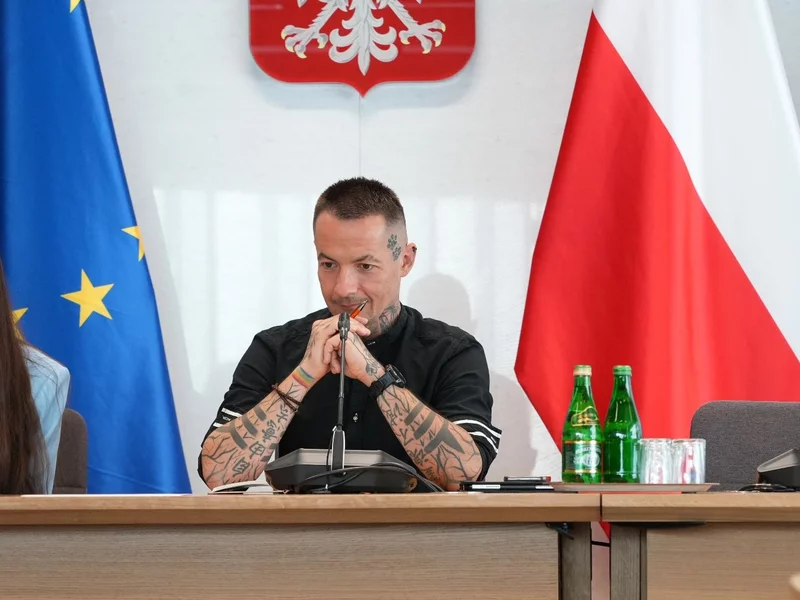 Burza wokół prac domowych. Poseł mówi o poważnym problemie