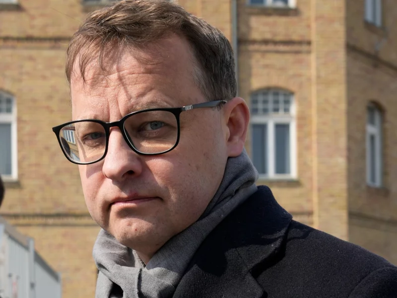 Romanowski wyjechał z Węgier? Zaskakujące ustalenia mediów: „Mieszkanie wyczyszczone”