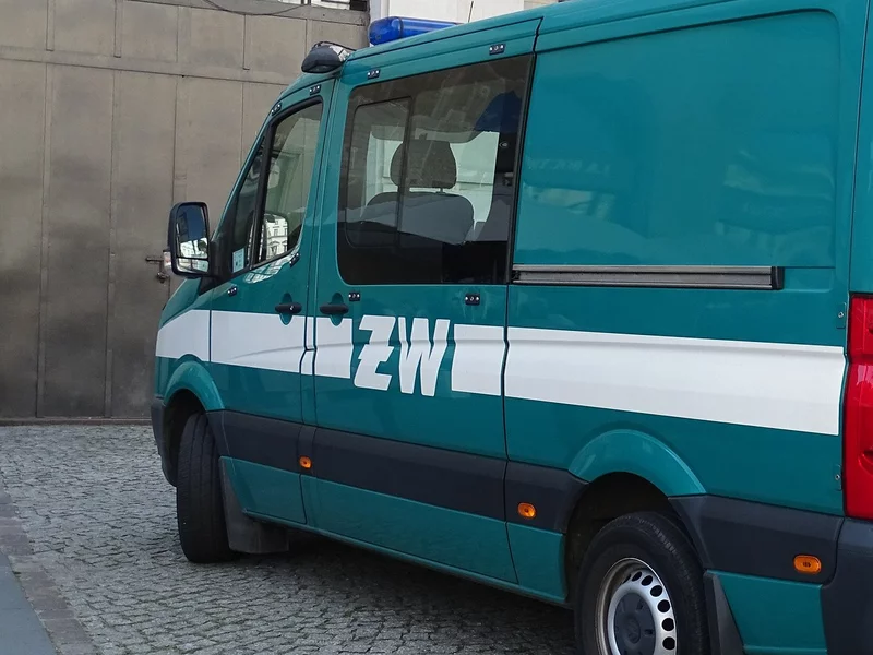 Żołnierz z maczetą grasował po Legionowie. Zaatakował przechodnia