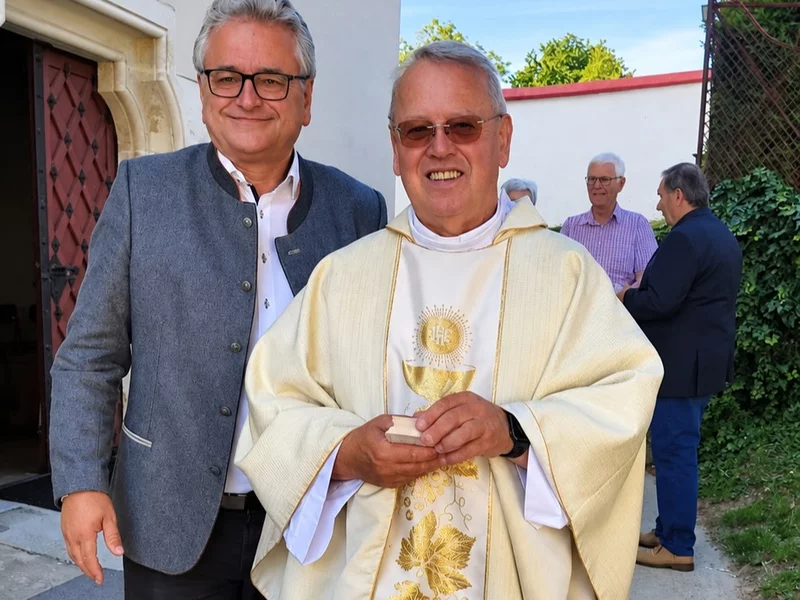 Przejął parafię pod Wiedniem. To, co zrobił polski szaman, zaskoczyło mieszkańców