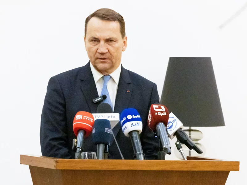 Burza po zachowaniu izraelskiego ministra wobec polskich aktywistów. Sikorski: Szowinista i atencjusz