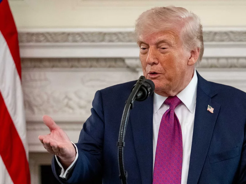 „Zatapiać każdy statek”. Trump nie przebiera w środkach