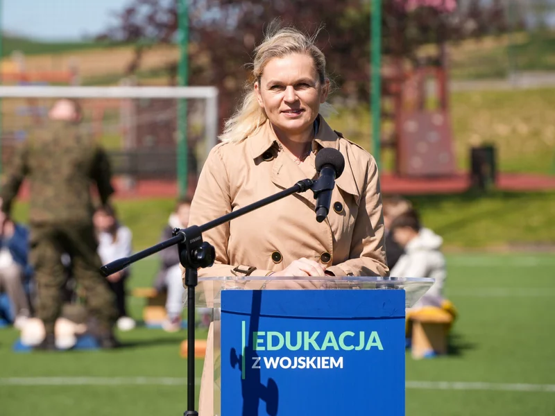 Przewodniczący polskich biskupów skrytykował zmianę MEN. „Państwo powinno to prawo szanować”