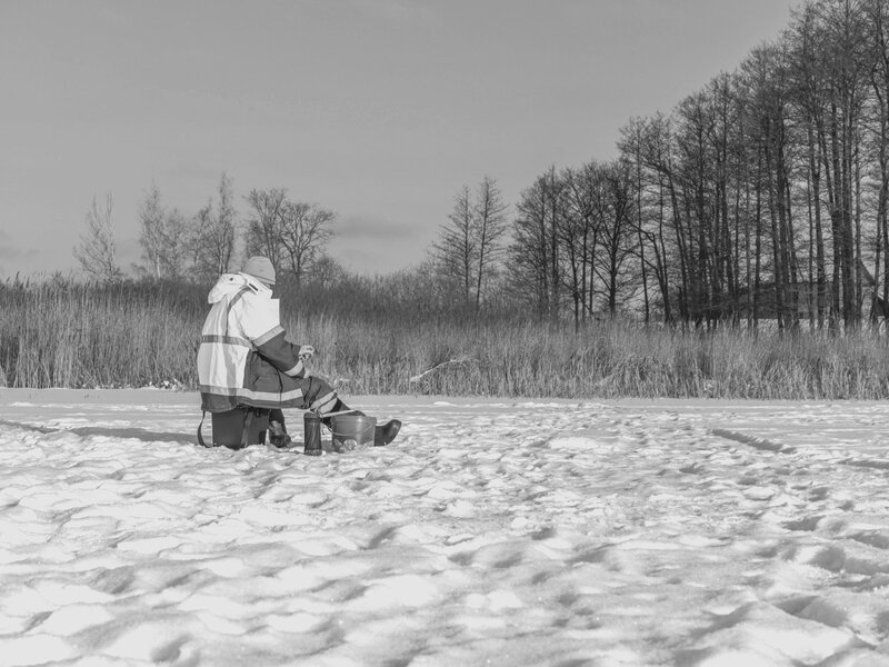 Wędkarz złapany na gorącym uczynku, może trafić za kraty. „Nic nie robił sobie z zakazów”