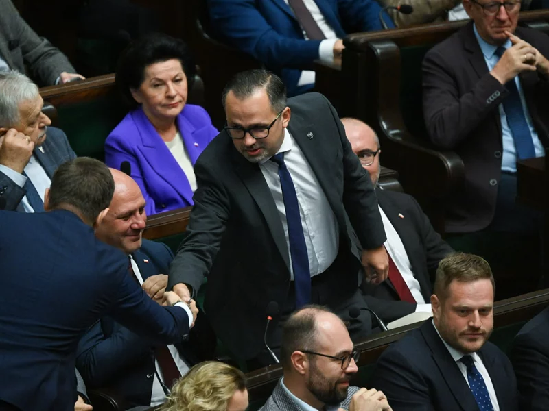 Koalicja rządząca rozegrała PiS i Rozwój Plus? Prof. Dudek wskazuje sprytny cel